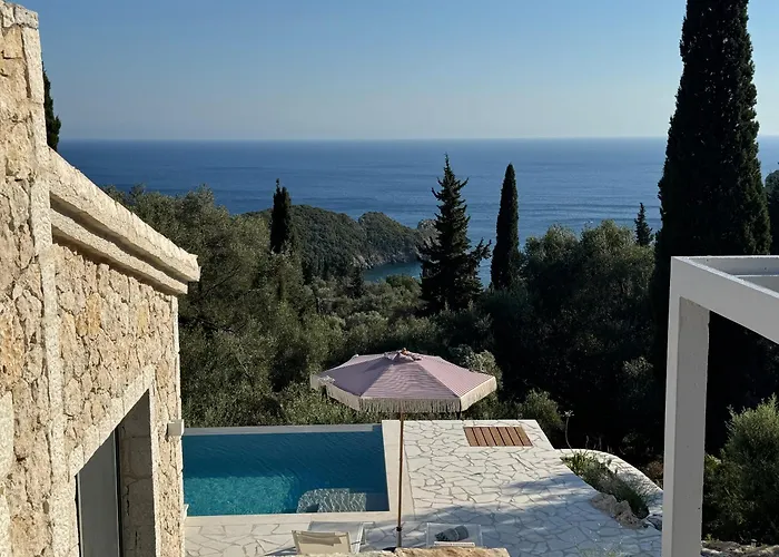 Loulis - Pool, Meerblick, * Paleokasztríca